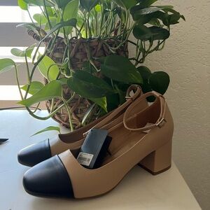 Forever 21 Heels Size 9. Never worn with tags.